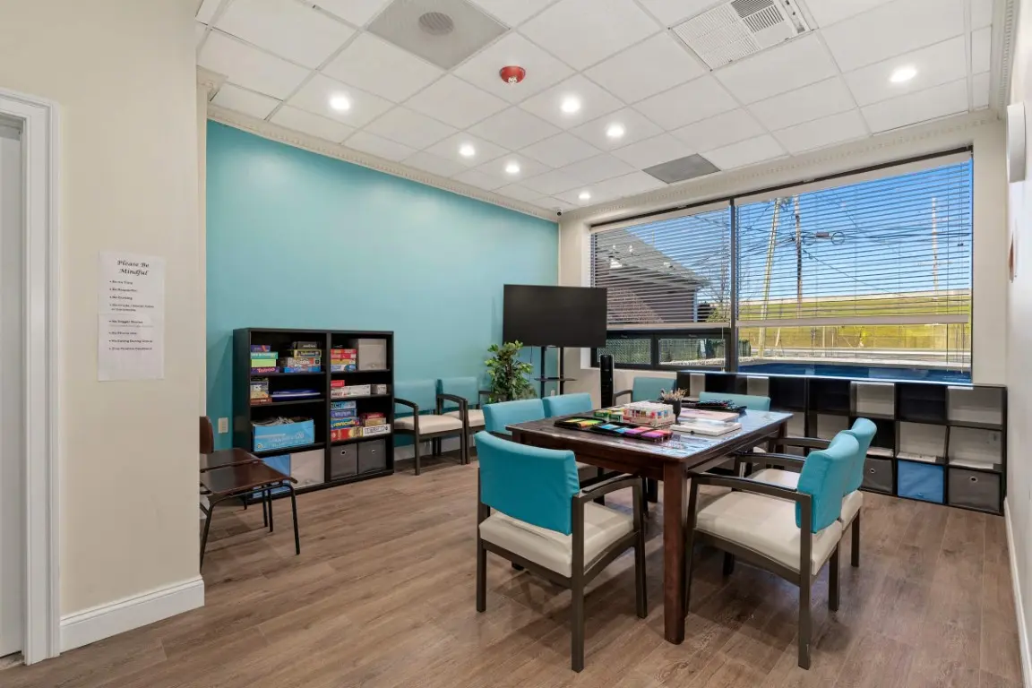 New Chapter - Art Room 5567 (Medium)