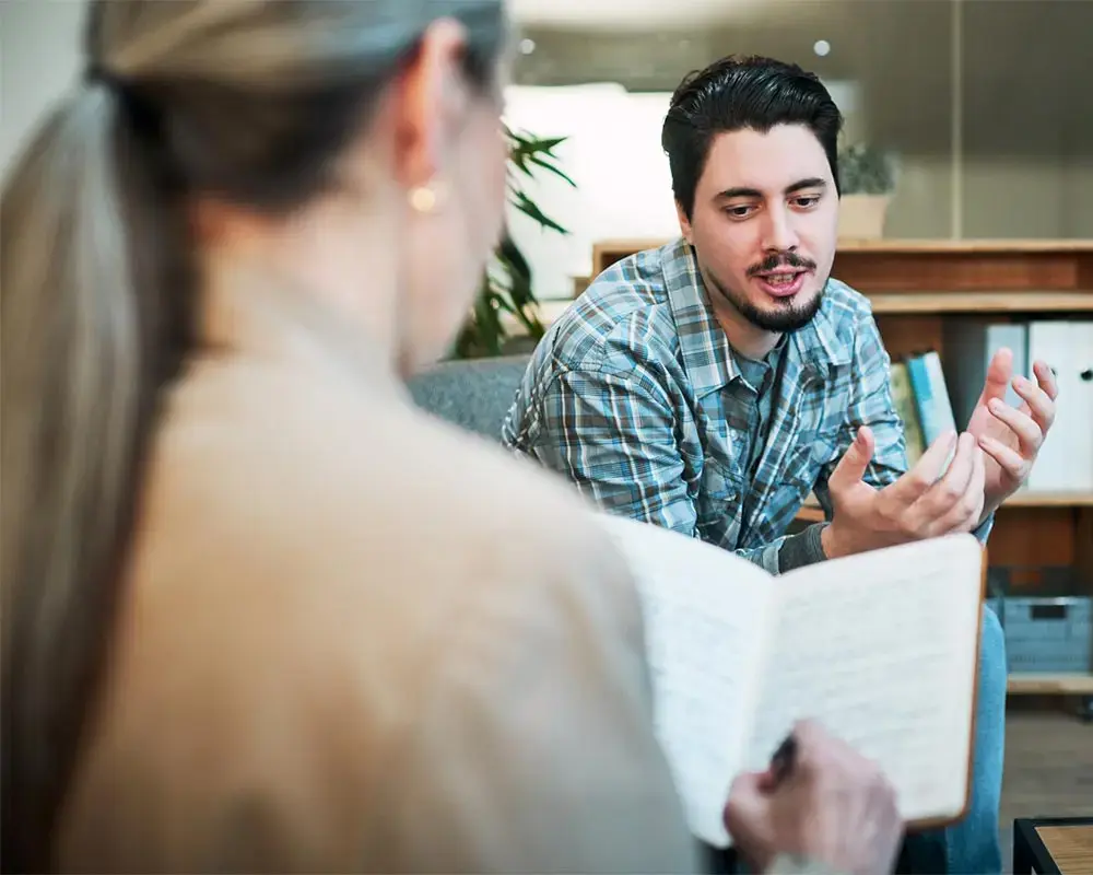 new-jersey-php-rehab-program therapist gathering patient details during partial hospitalization in New Jersey