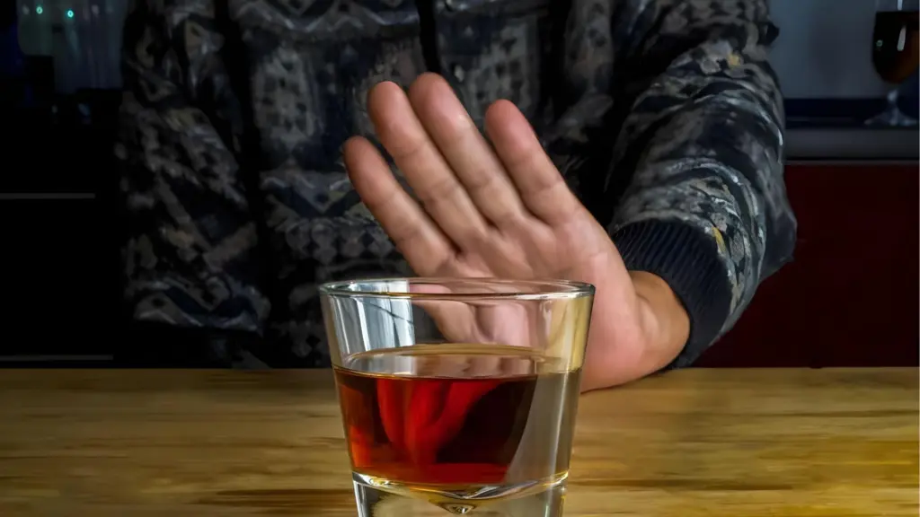 effects of prednisone and alcohol