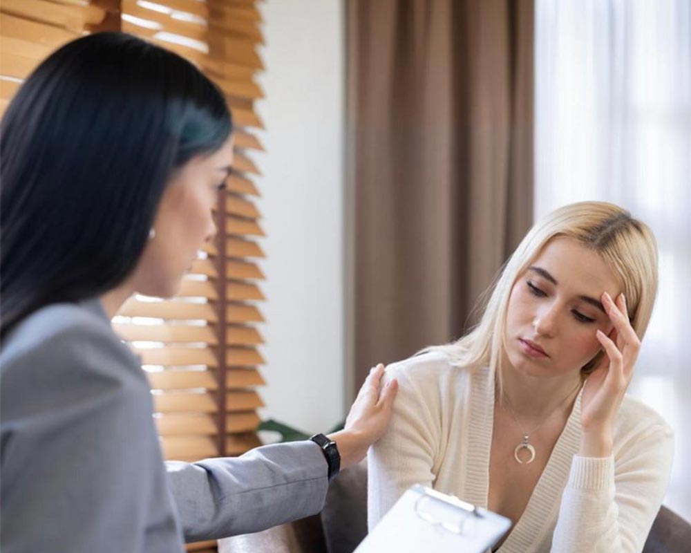 Trauma-Informed-Counseling therapist guiding girl through trauma-informed addiction treatment in New Jersey